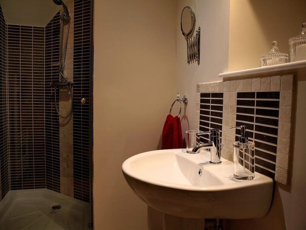 Plum Tree Cottage Room