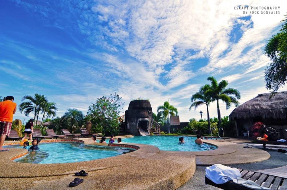 El Puerto Marina Beach Resort