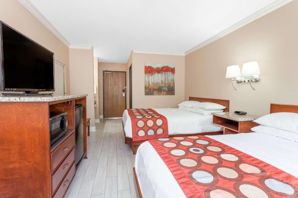 سوبر 8 باي ويندام أوينسبورو غرفة