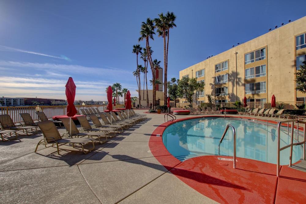 Golden Nugget Laughlin Outdoor Pool