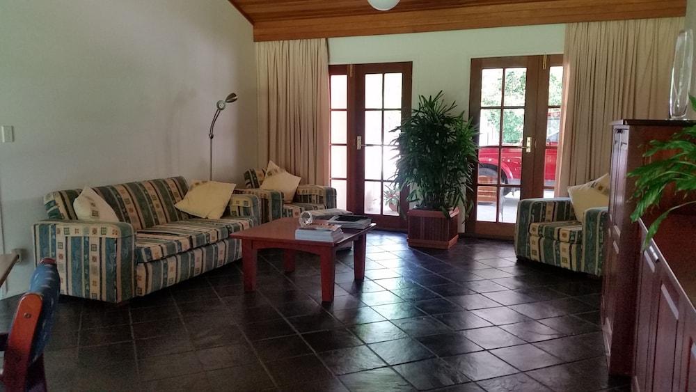 ميسكالز آت بامبولاه بي آند بي منطقة الجلوس في الردهة