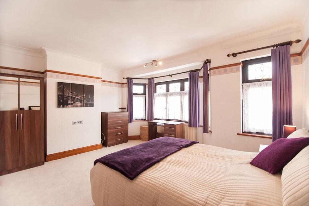 واتفورد ستايز - 4 بد هاوس