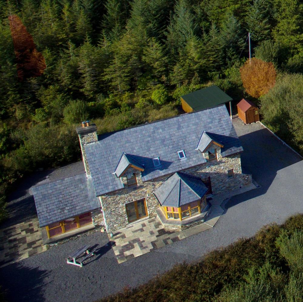 Alaind Lodges Exterior