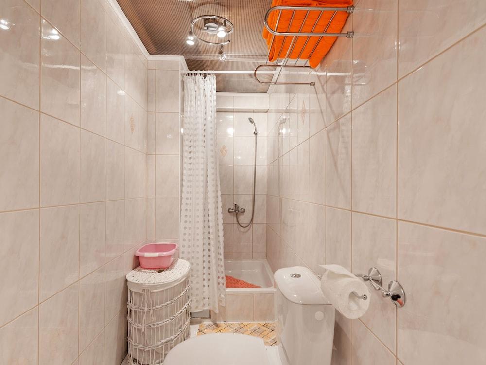 Joyful Apartment in Polača with Swimming Pool Bathroom
