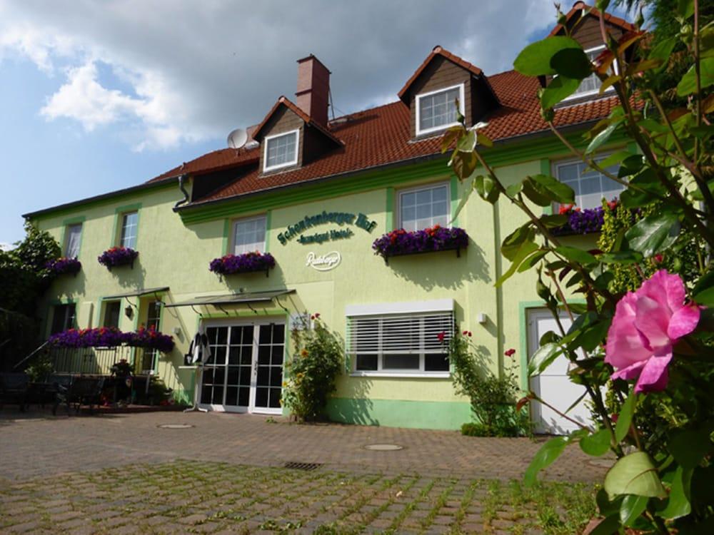 Hotel Land-gut-Hotel Schenkenberger Hof