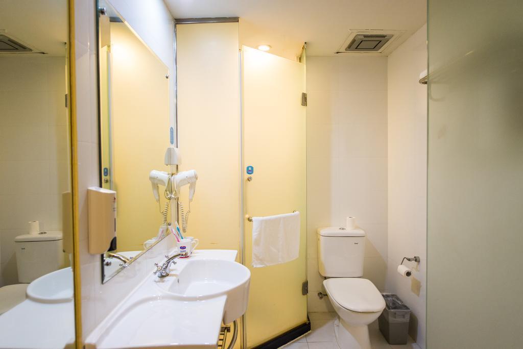 Hanting Express Shanghai Maoming Road Others
