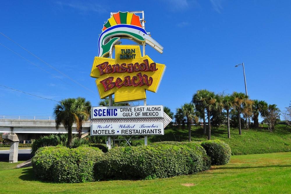 Emerald Isle Exterior