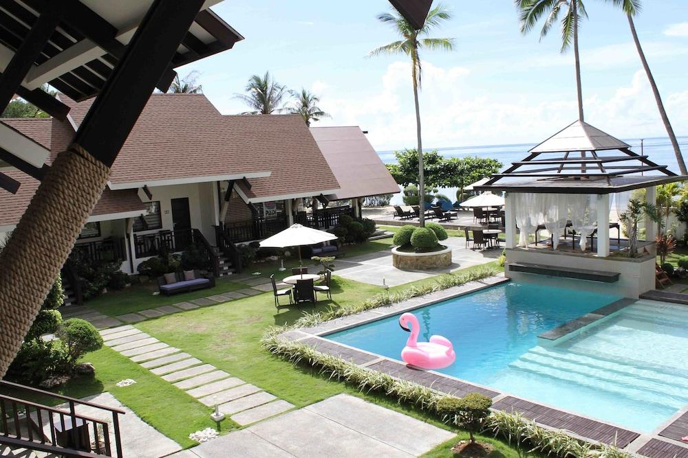 Dive Thru Scuba Resort Outdoor Pool
