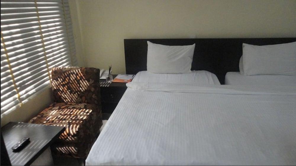 Mitros Residences Room