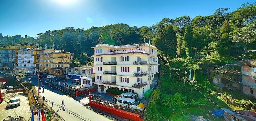 Rufina Hotel Swagat
