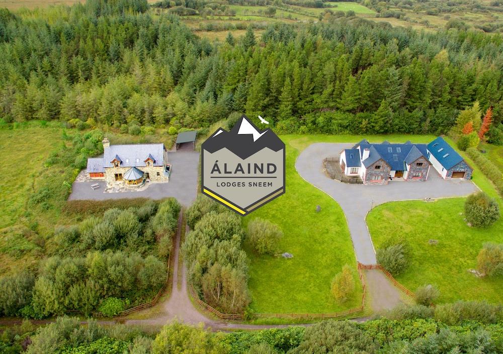 Alaind Lodges Property Grounds