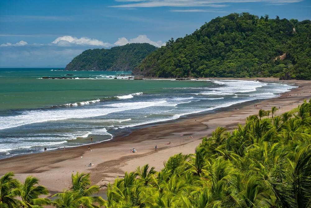 بست إن جاكو ديامانتي ديل سول  كوندوز الشاطئ