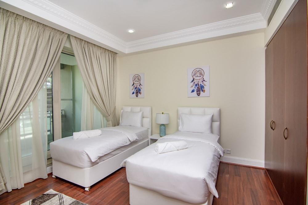 فيلا مسك باي ديلوكس هوليداي هومز غرفة