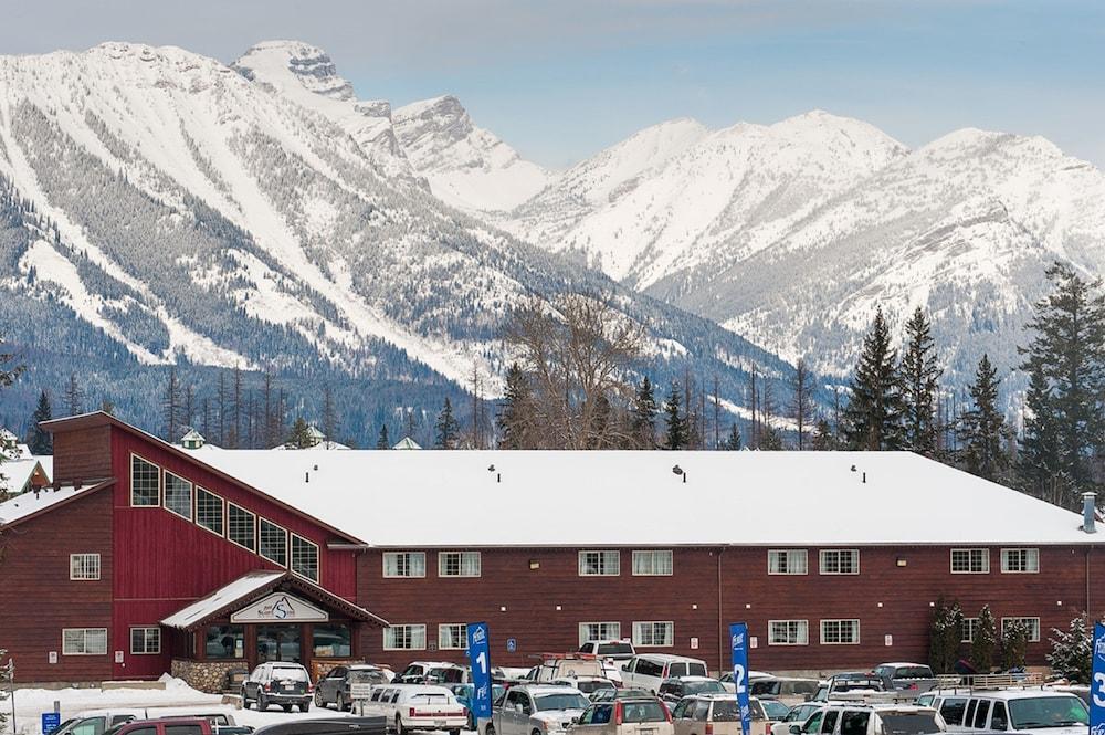 Fernie Slopeside Lodge Exterior