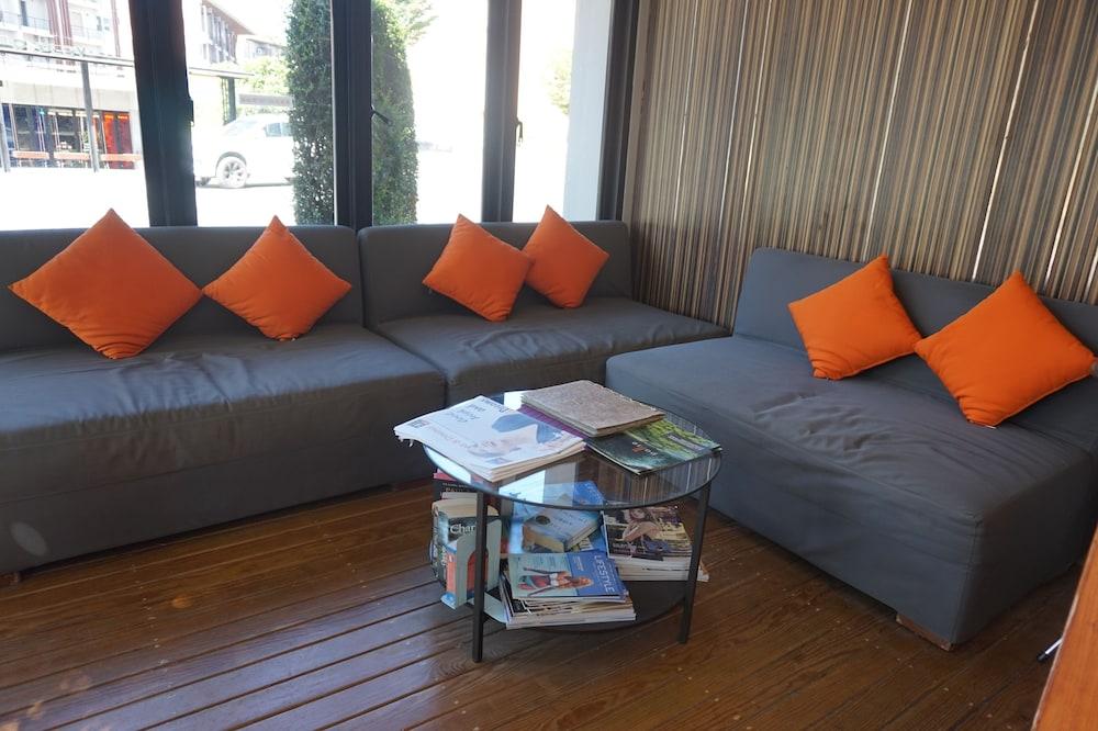 Replay Pool Villa Beachfront Samui Lobby Sitting Area