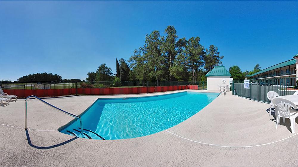 Days Inn by Wyndham Summerton