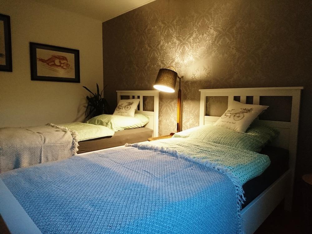 Bed and Breakfast Quermalerei Featured Image