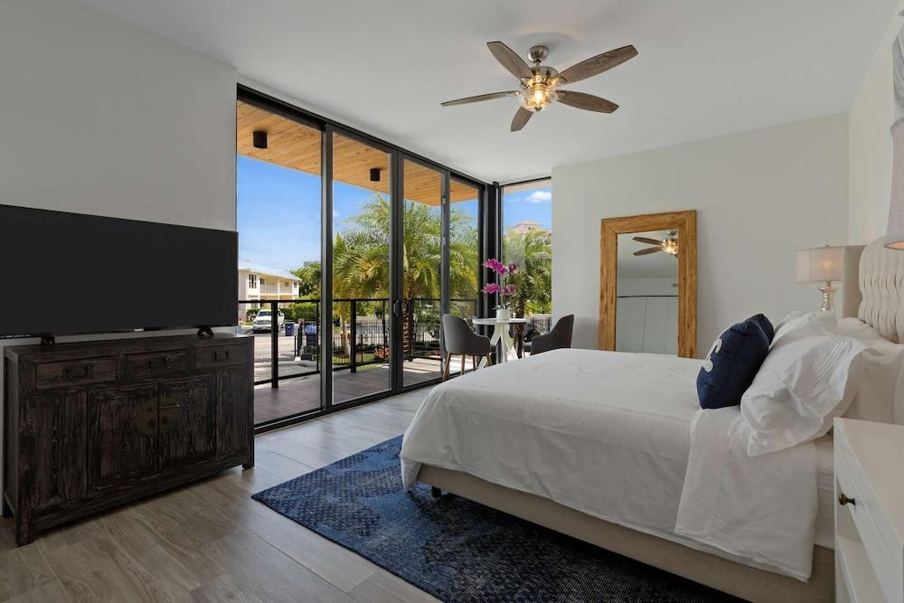 NEW Luxurious Condo/inlet & Ocean Views 106 Inlet Way Unit 103 - Palm Beach Shores
