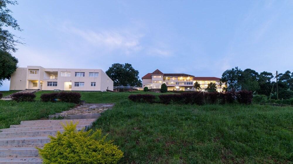 Trendy Deluxe Single Rooms In Masaka - 1 Exterior