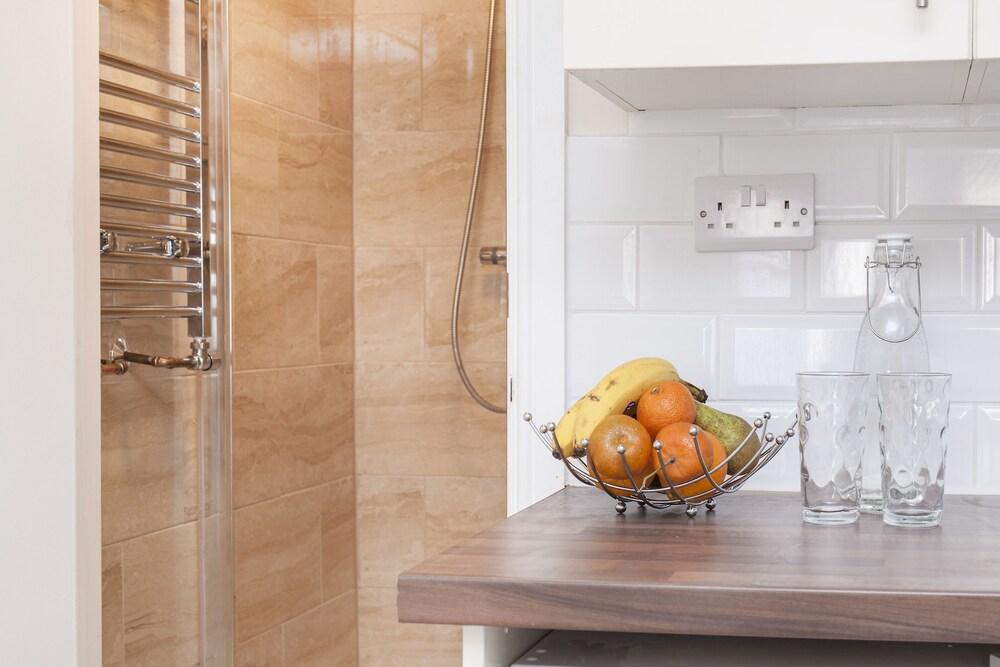 تي إتس يرفيسد أبارتمنت لندن داخلي