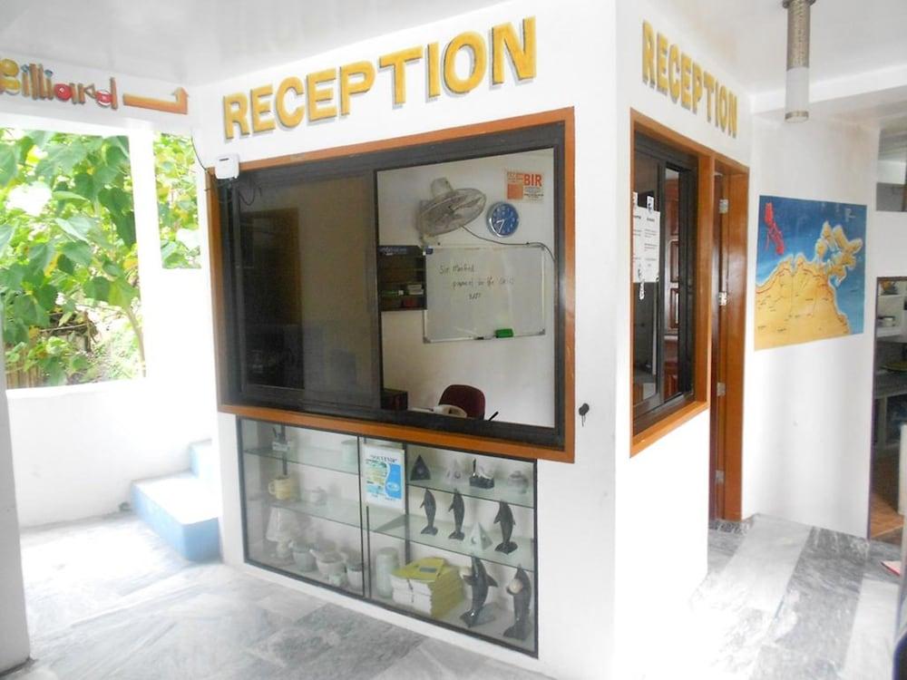 Dolphinbay Beachfront & Dive Resort Reception