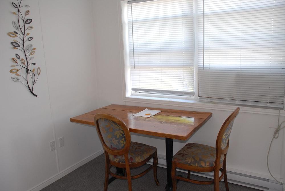 Harbourview Motel & Accommodations Room
