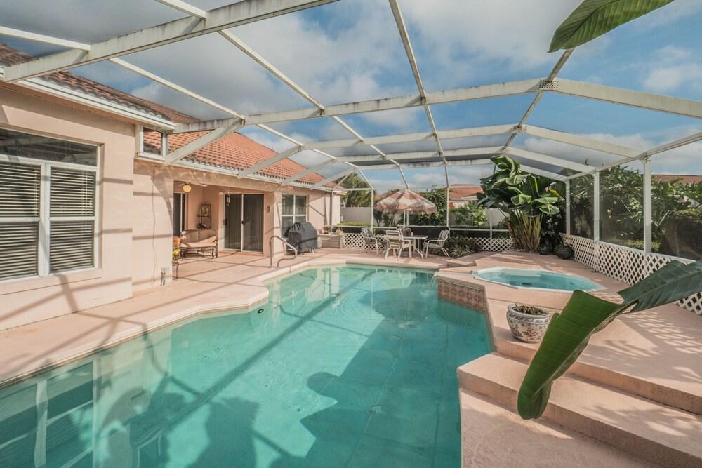 Lopez Lane 1302 by White Pelican VR