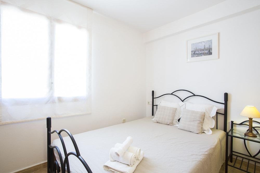 Sant ELM Vistamar Apartment Room