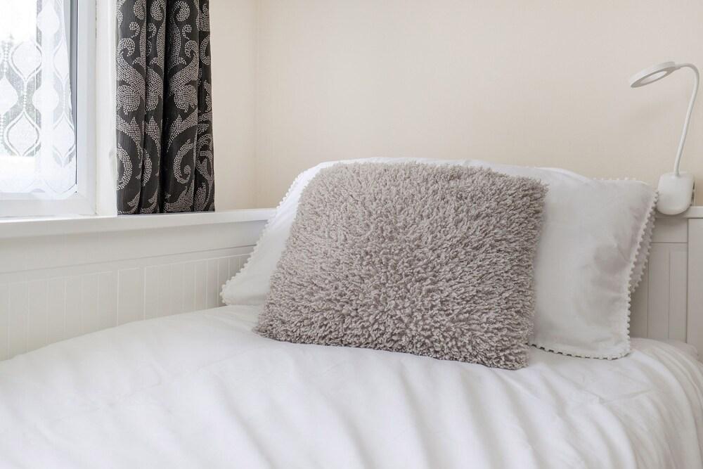 تي إتس يرفيسد أبارتمنت لندن داخلي