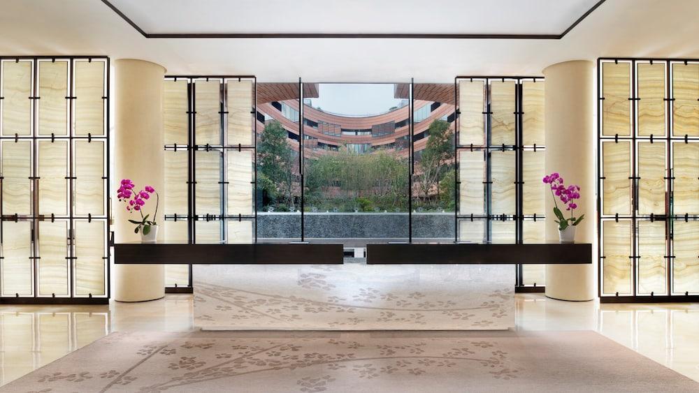 HUALUXE Shanghai Twelve at Hengshan by IHG Lobby