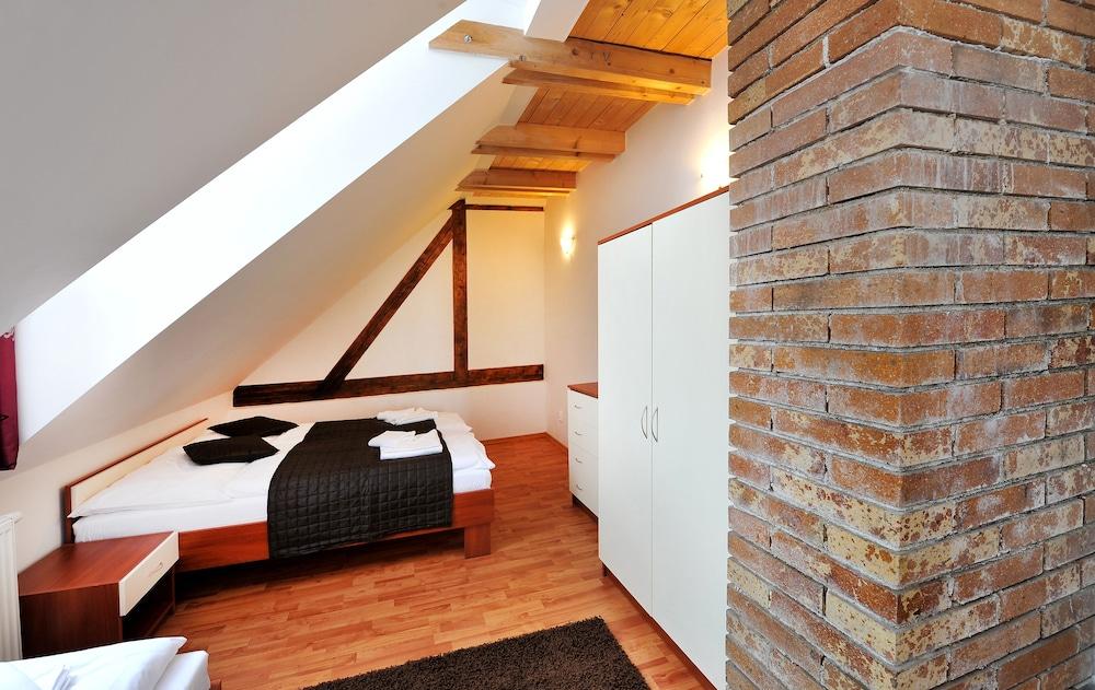 Aplend Vila Magnolia Room