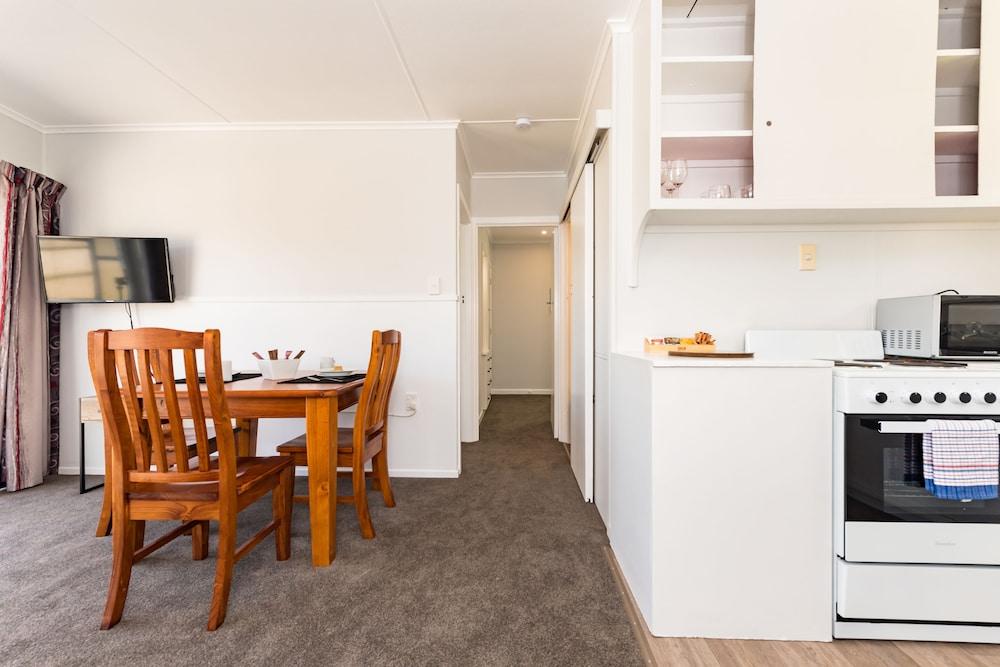 Waitangi Beach Bach 30A Interior