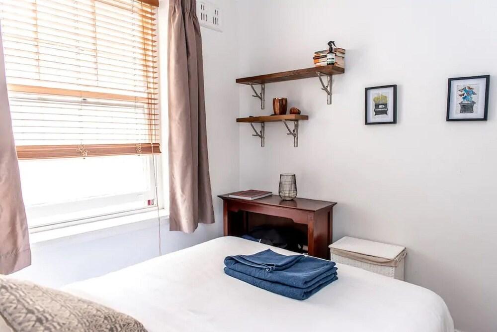 Chic Quiet Apt Close to Everything H404 Bathroom