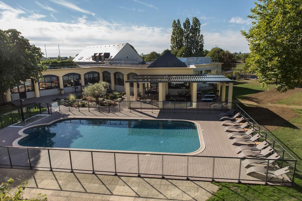 Hôtel Le Paddock Outdoor Pool