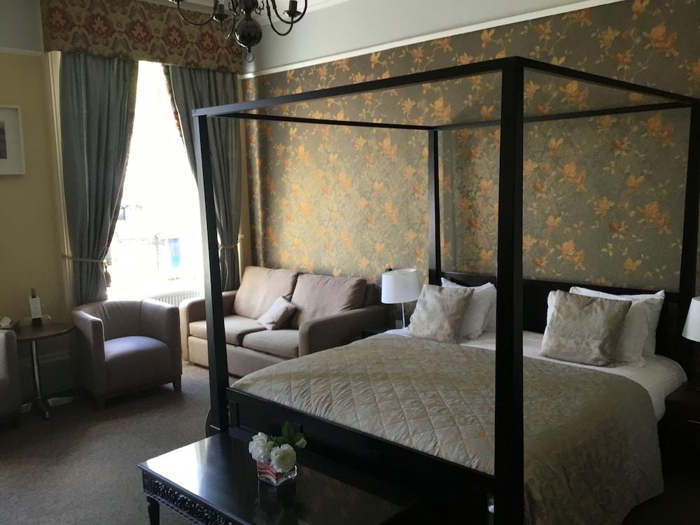 The Salisbury Hotel