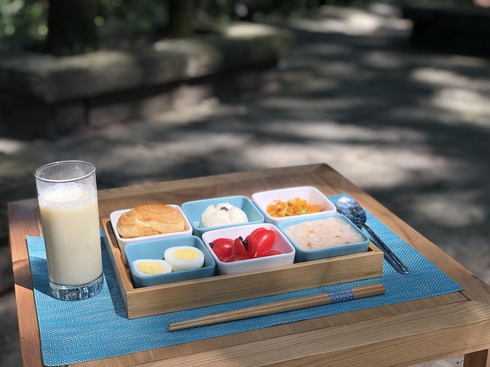 Wuhua Yisu Yunjin Branch Restaurant