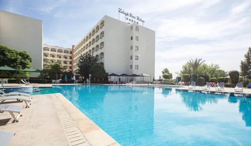 زلاغ بارك بالاس الصورة الأساسية