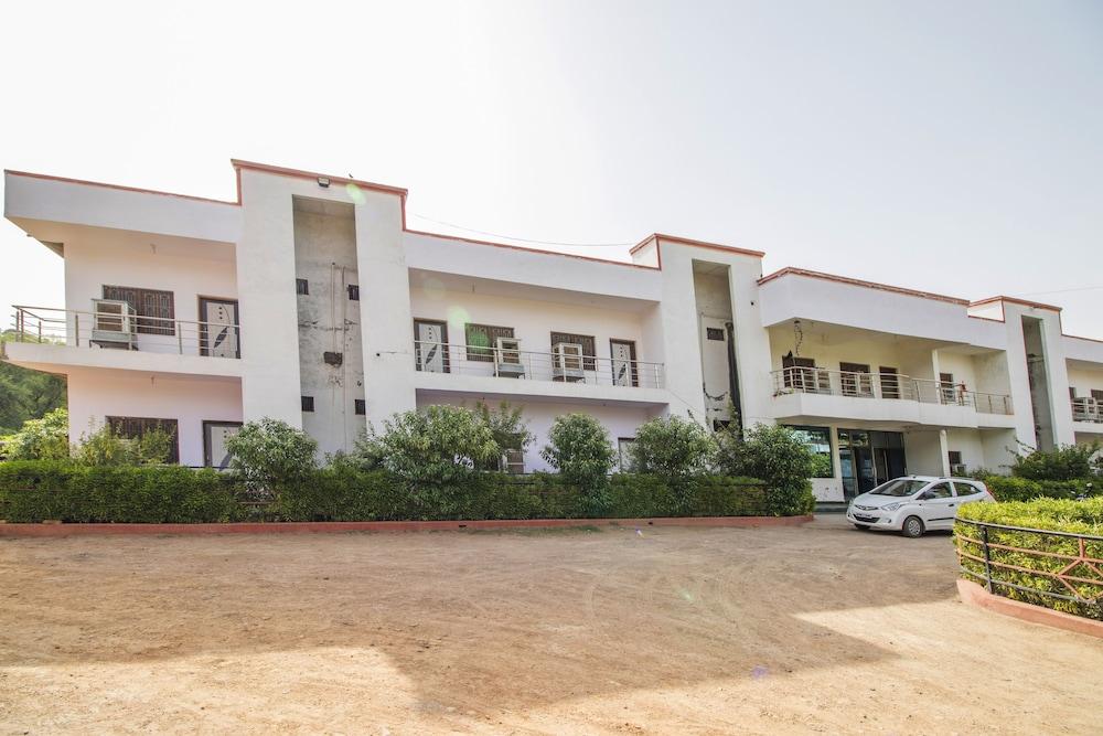 Aashirwad Guest House Featured Image