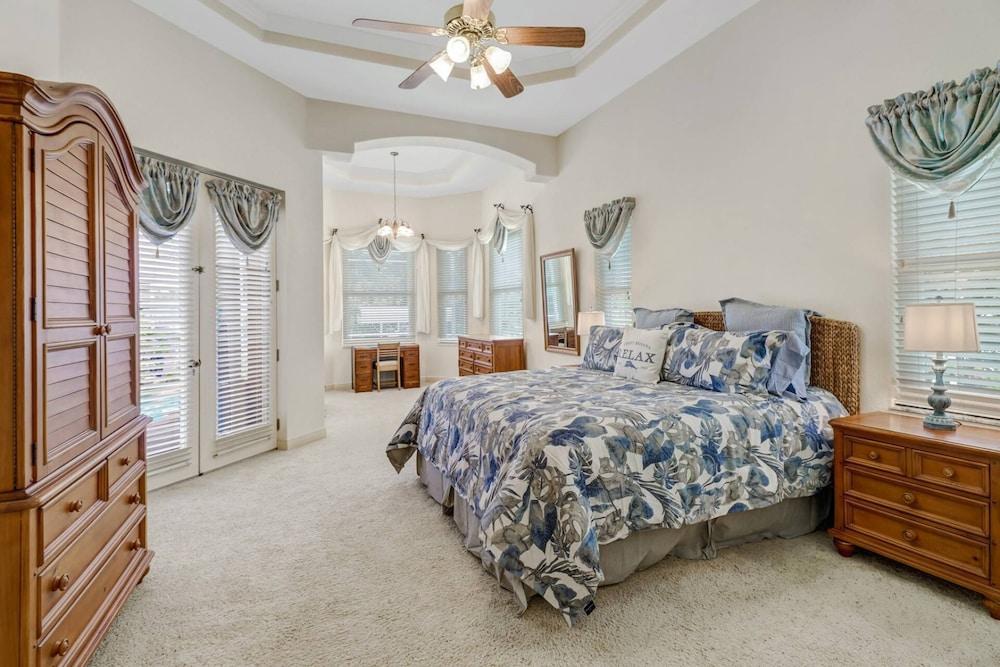 2605 بيتش باركواي