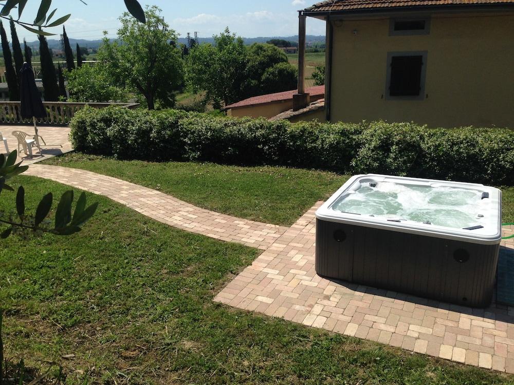 Podere di Valli Featured Image