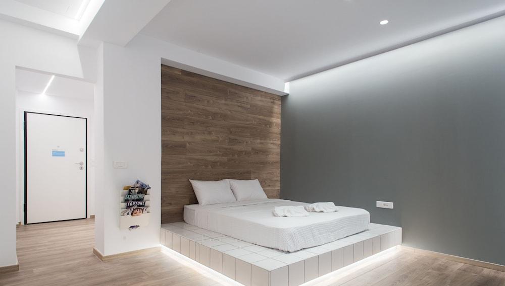 35m² Modern Renovated Studio in Psyri Korinis str Featured Image
