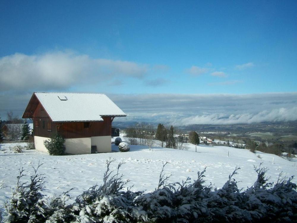 Chalet Les Aigles Property Grounds