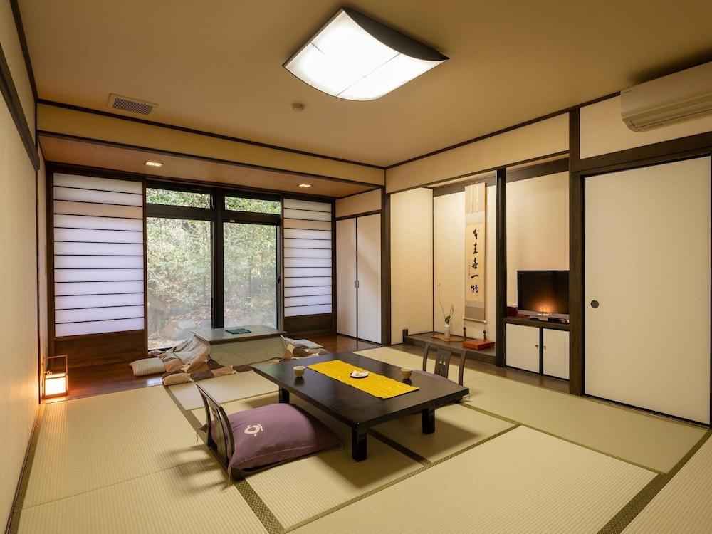 Shefs Room
