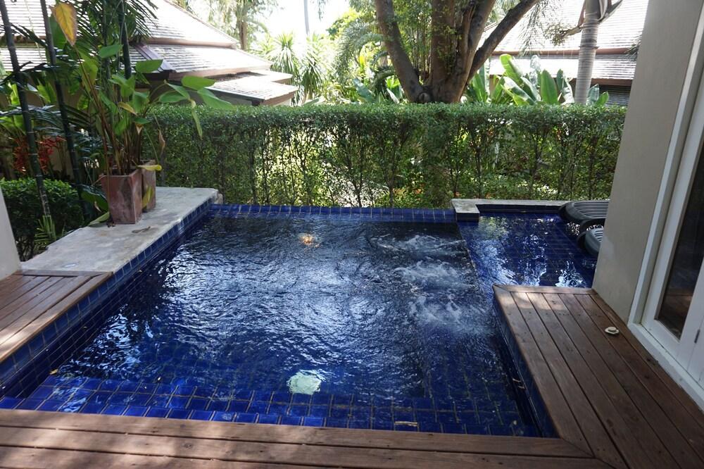 Replay Pool Villa Beachfront Samui Indoor Pool