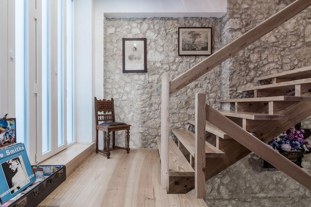 My Bairro Alto Suites Interior Entrance