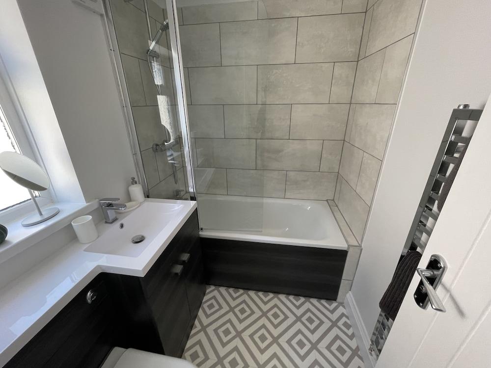 Lè Swanmore Bathroom