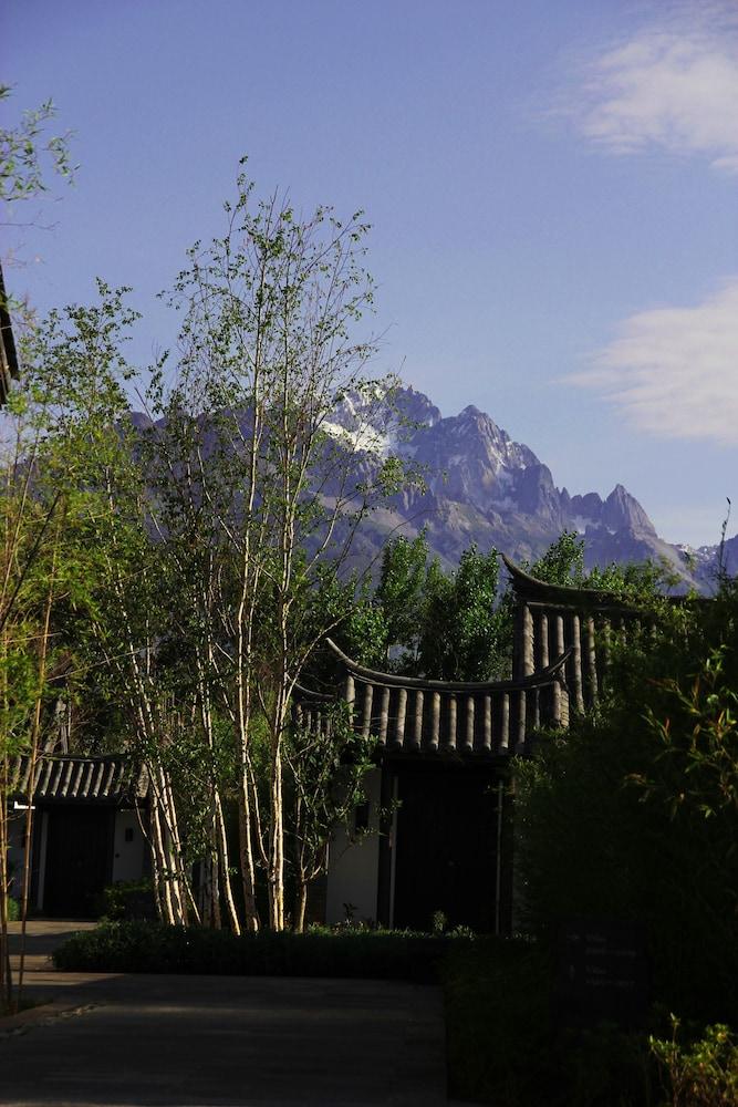 Pullman Lijiang Resort and Spa Exterior