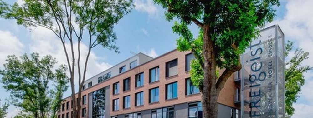 هوتل فريجيست إينبيك، بي دبليو سيجنيتشر كوليكشن المنطقة الخارجية