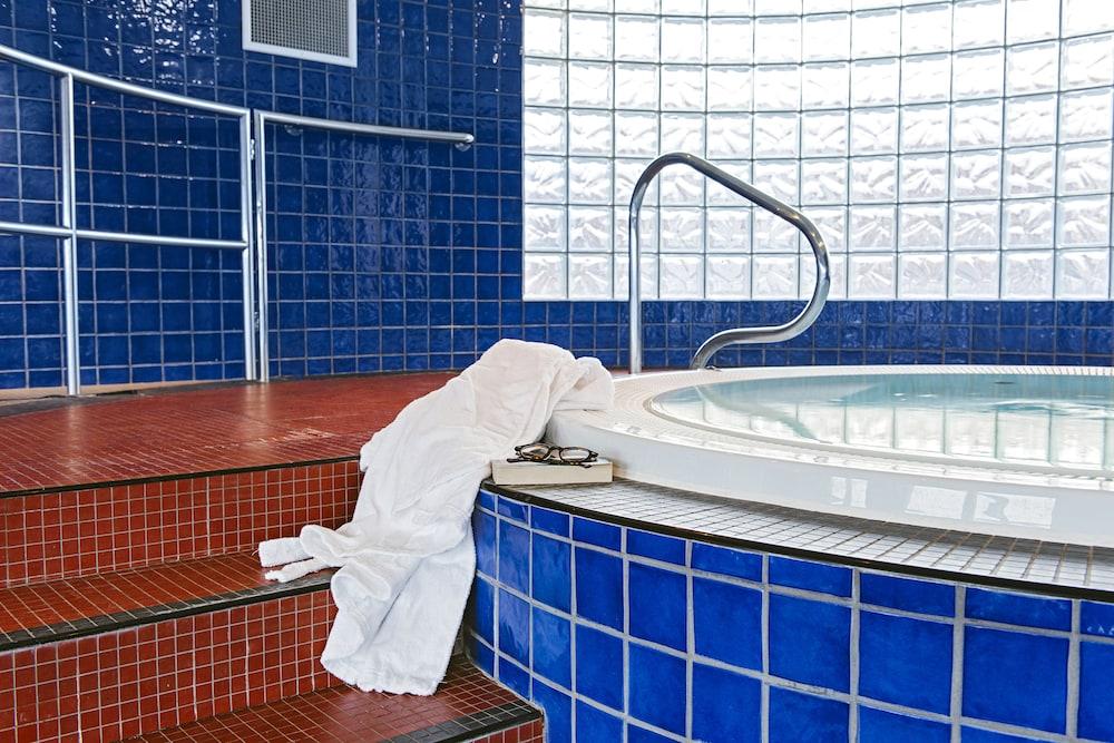 Scandic Mölndal Indoor Spa Tub