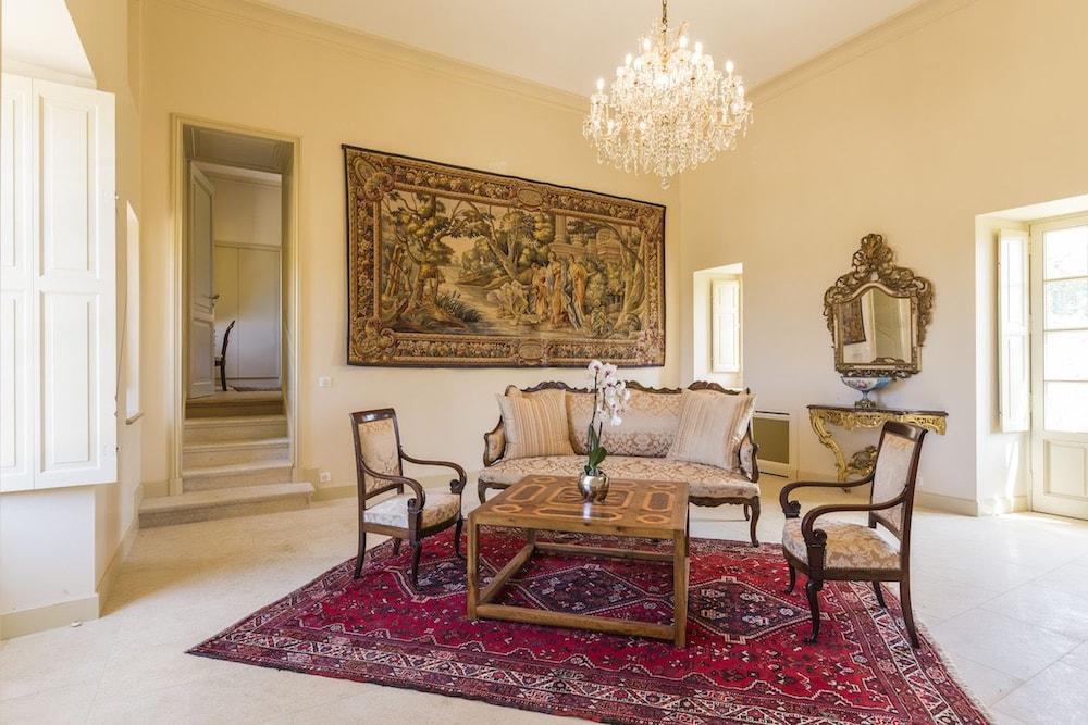 شامبر دوت شاتو رينون منطقة الجلوس في الردهة